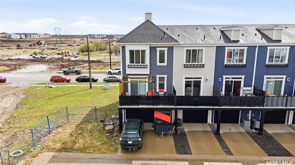 737 Meadows Boulevard Saskatoon SK S7V 0L3