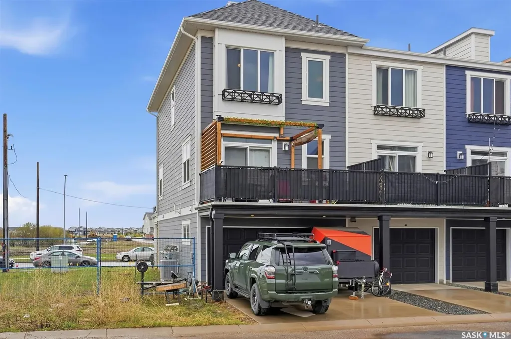 737 Meadows Boulevard Saskatoon SK S7V 0L3