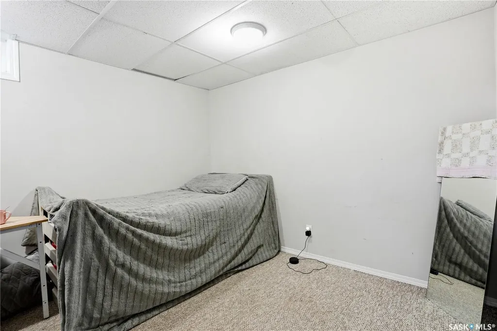 330 Devonshire Crescent Saskatoon SK S7L 5V8