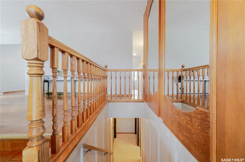 1325 King Crescent Moose Jaw SK S6H 3G3