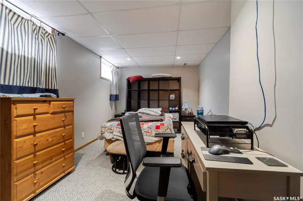 1325 King Crescent Moose Jaw SK S6H 3G3