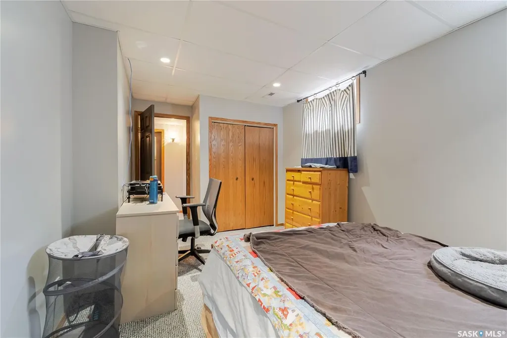 1325 King Crescent Moose Jaw SK S6H 3G3