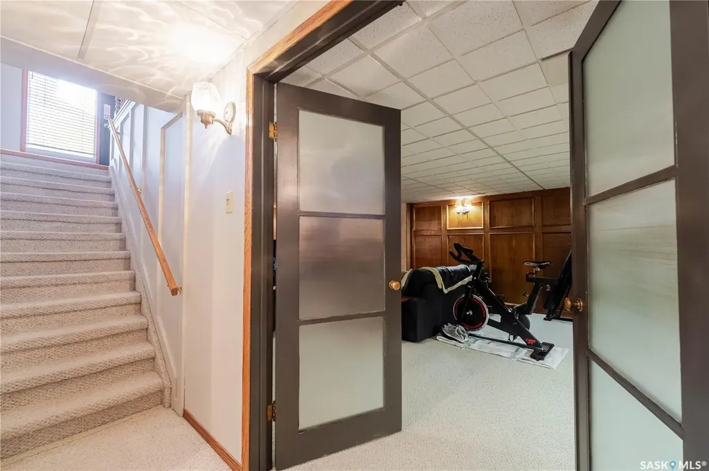 1325 King Crescent Moose Jaw SK S6H 3G3