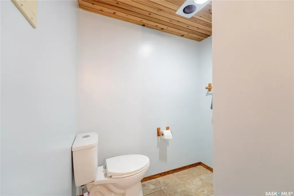 1325 King Crescent Moose Jaw SK S6H 3G3