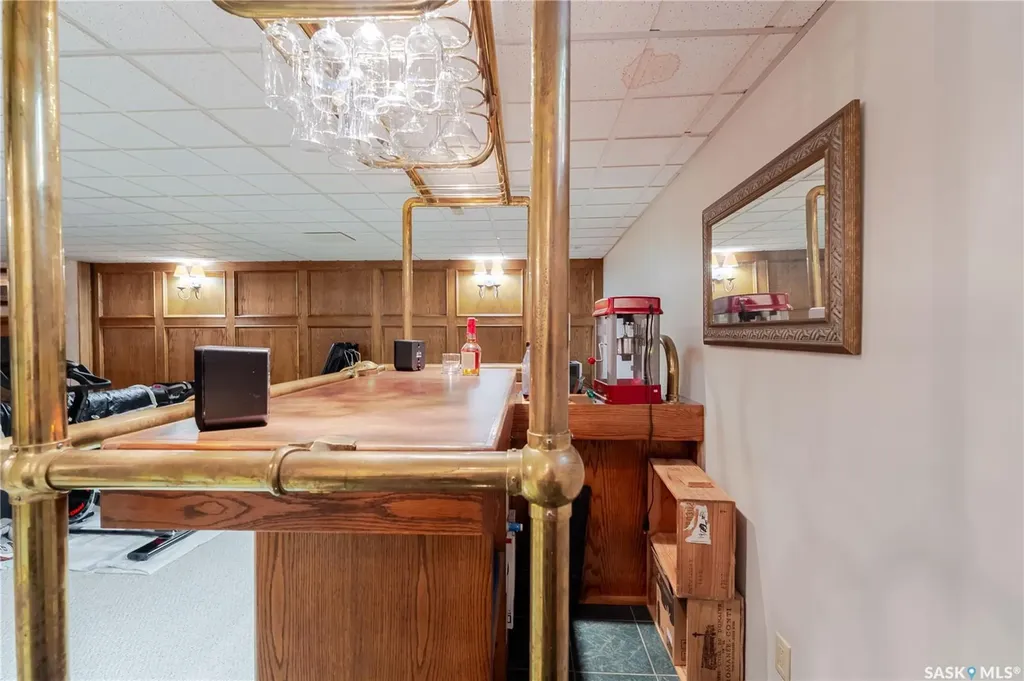 1325 King Crescent Moose Jaw SK S6H 3G3