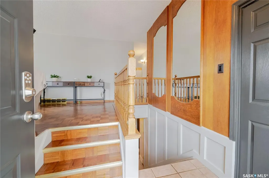 1325 King Crescent Moose Jaw SK S6H 3G3