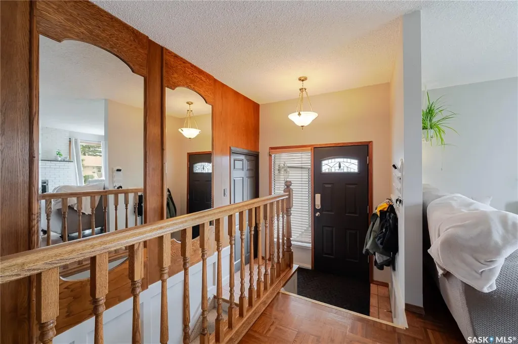 1325 King Crescent Moose Jaw SK S6H 3G3