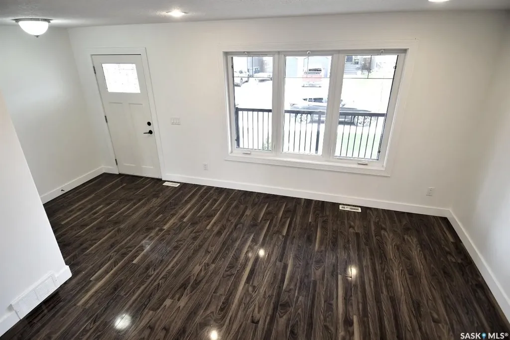 242 Geary Crescent Saskatoon SK S7R 0E6