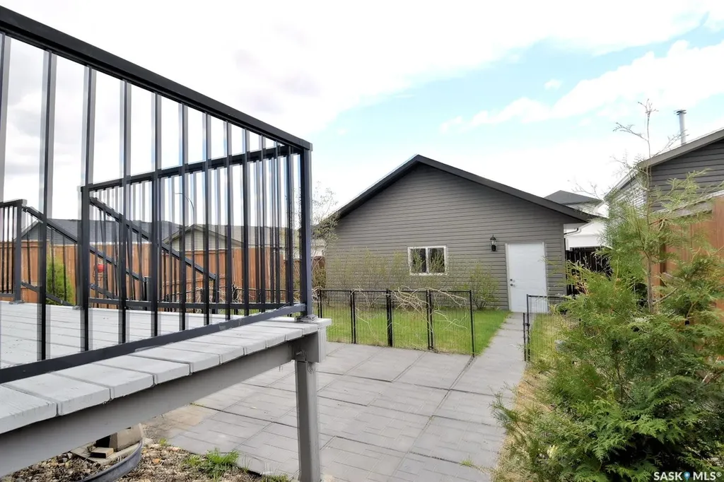 242 Geary Crescent Saskatoon SK S7R 0E6