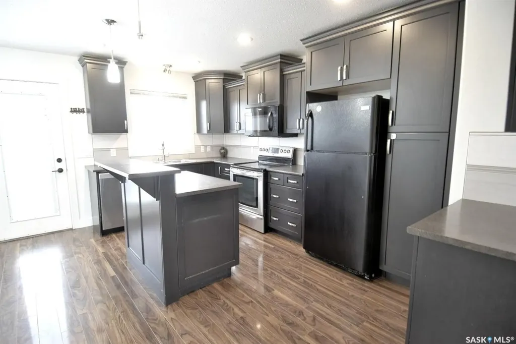 242 Geary Crescent Saskatoon SK S7R 0E6