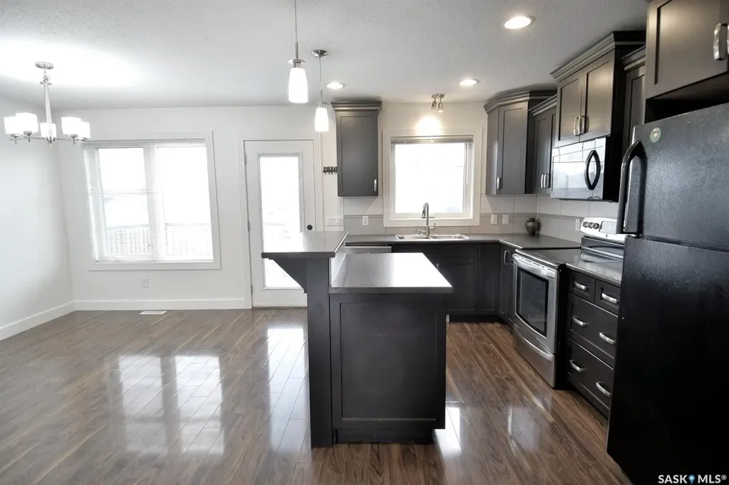 242 Geary Crescent Saskatoon SK S7R 0E6