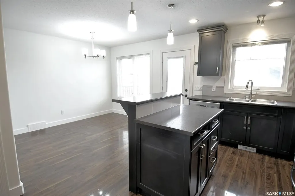 242 Geary Crescent Saskatoon SK S7R 0E6