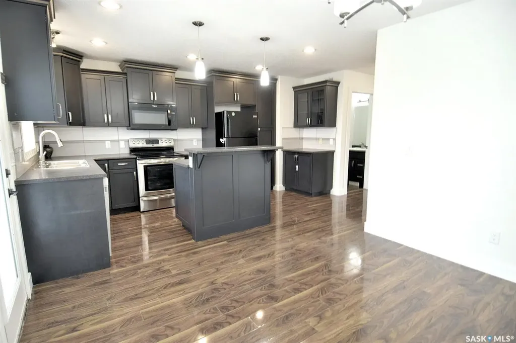242 Geary Crescent Saskatoon SK S7R 0E6