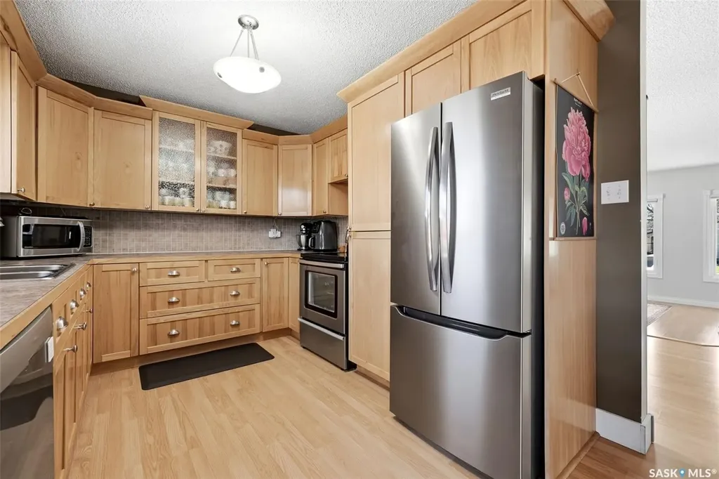 2947 More Crescent E Regina SK S4V 0T6