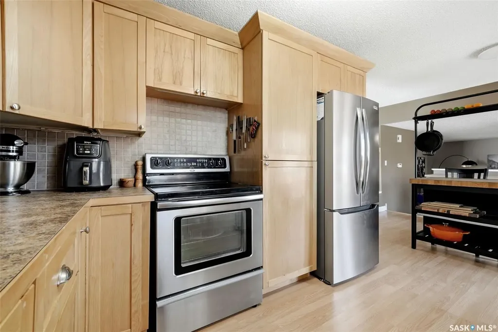 2947 More Crescent E Regina SK S4V 0T6