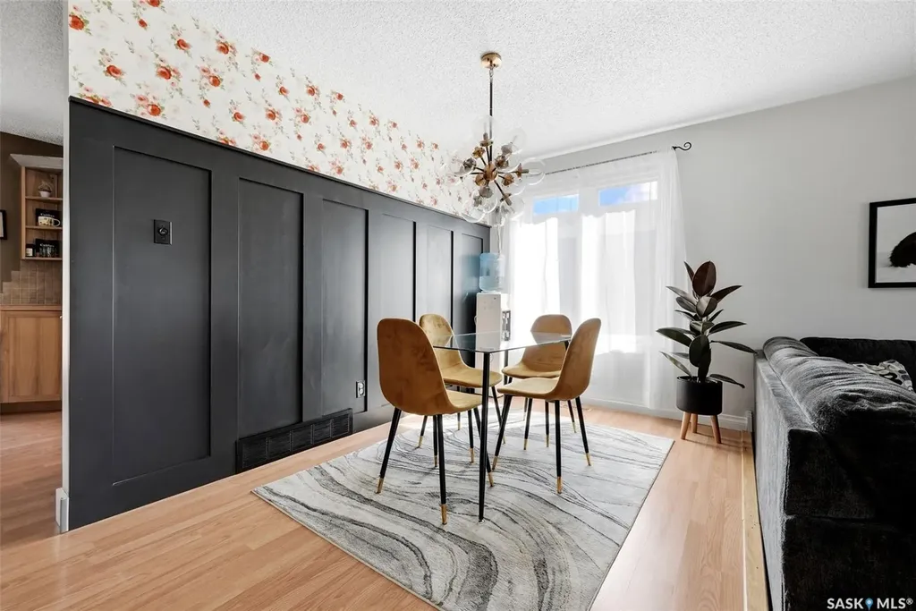 2947 More Crescent E Regina SK S4V 0T6