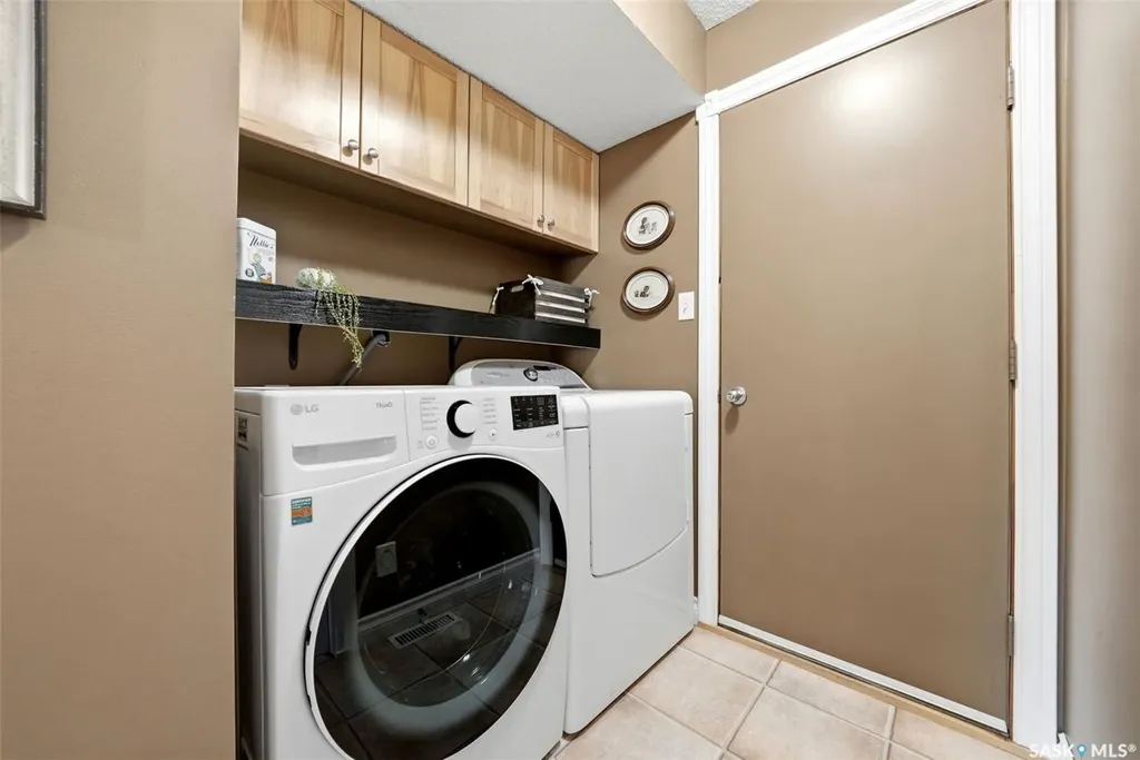 2947 More Crescent E Regina SK S4V 0T6