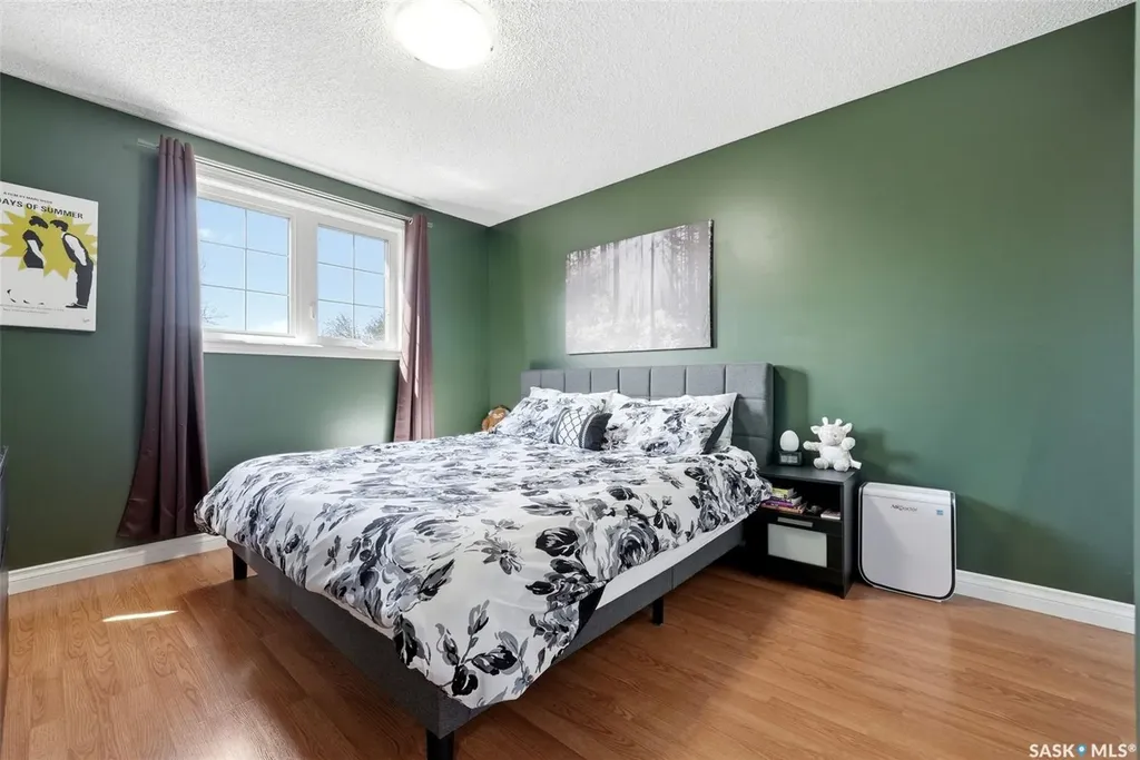 2947 More Crescent E Regina SK S4V 0T6