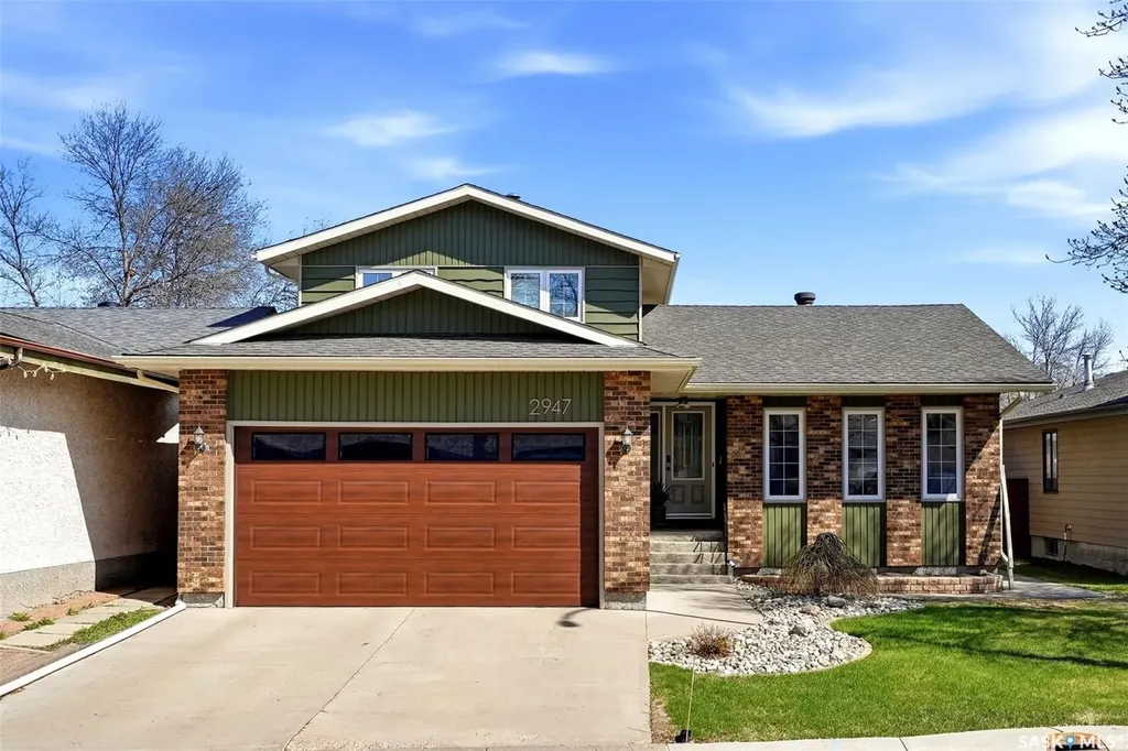 2947 More Crescent E Regina SK S4V 0T6
