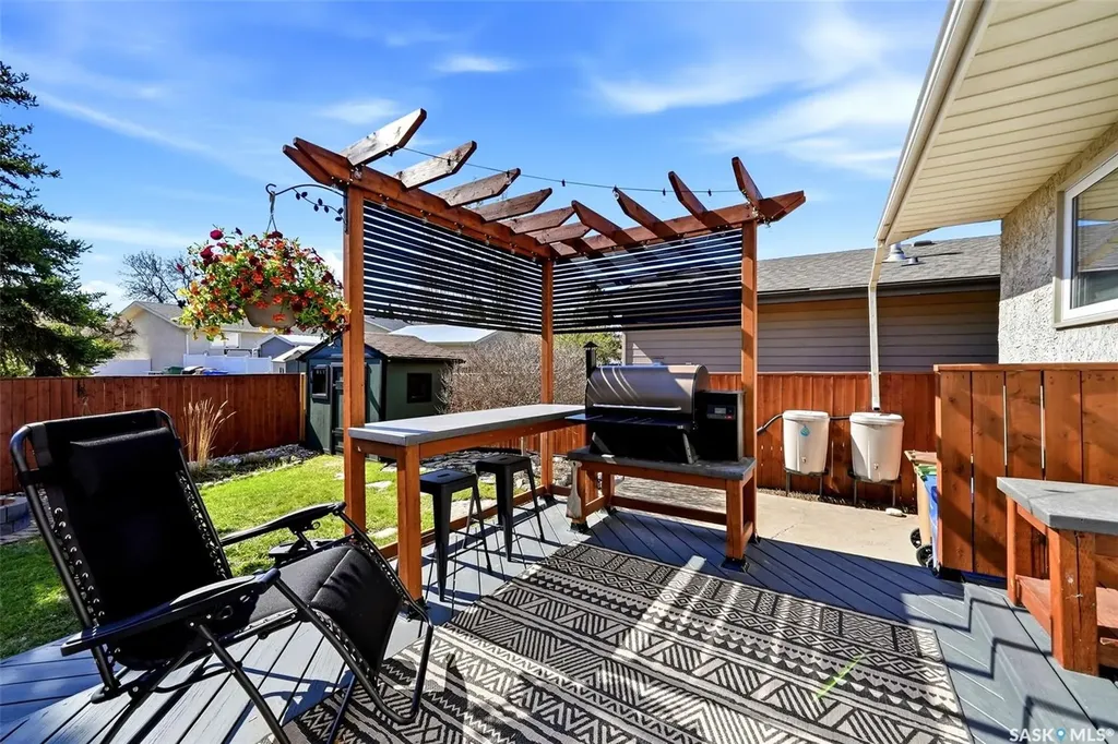 2947 More Crescent E Regina SK S4V 0T6
