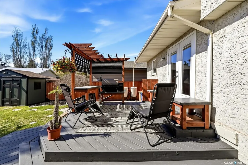 2947 More Crescent E Regina SK S4V 0T6