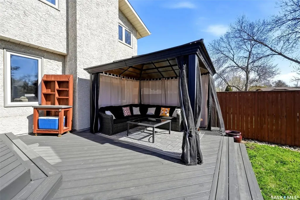 2947 More Crescent E Regina SK S4V 0T6