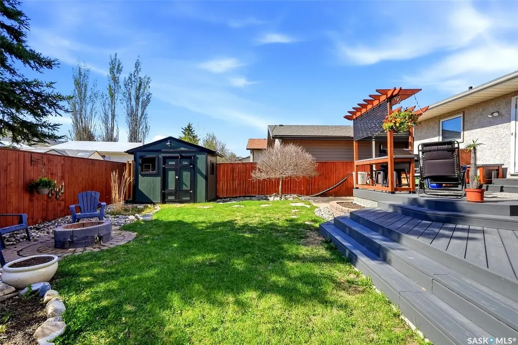 2947 More Crescent E Regina SK S4V 0T6