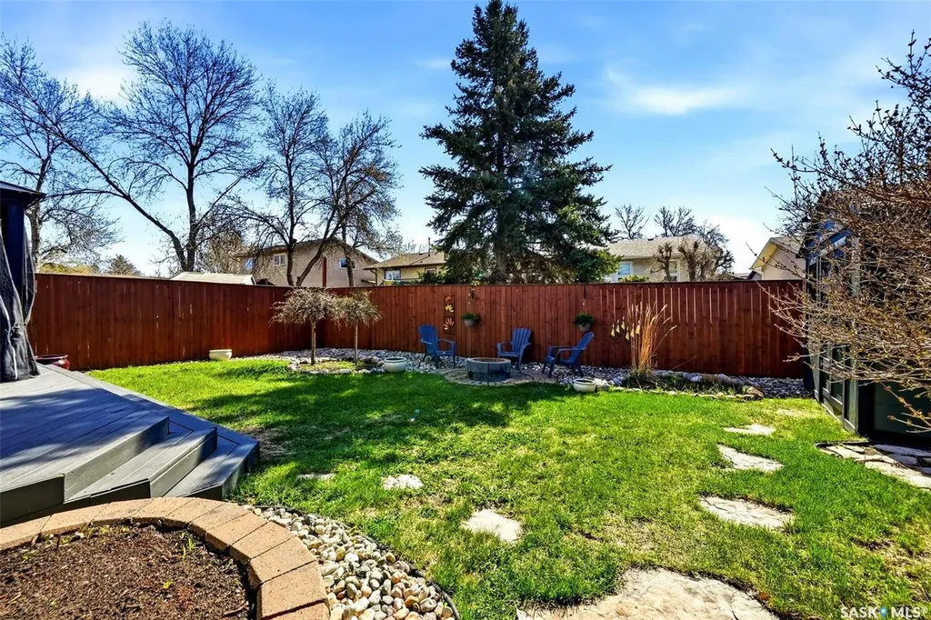 2947 More Crescent E Regina SK S4V 0T6