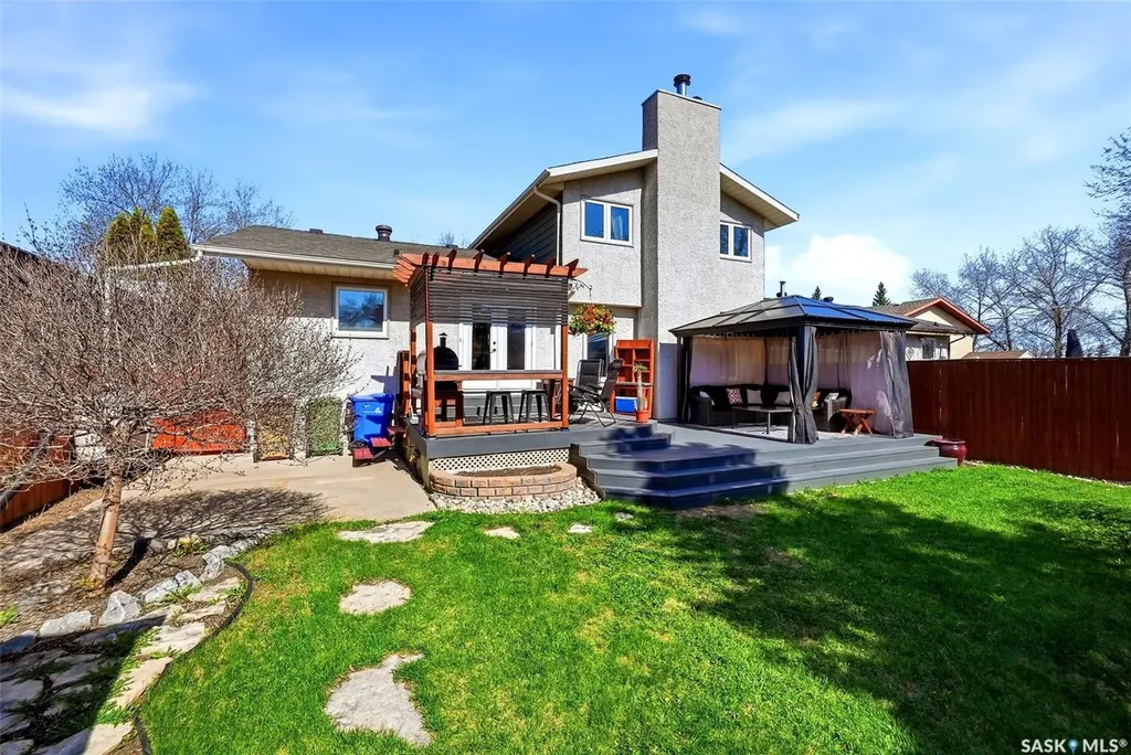 2947 More Crescent E Regina SK S4V 0T6
