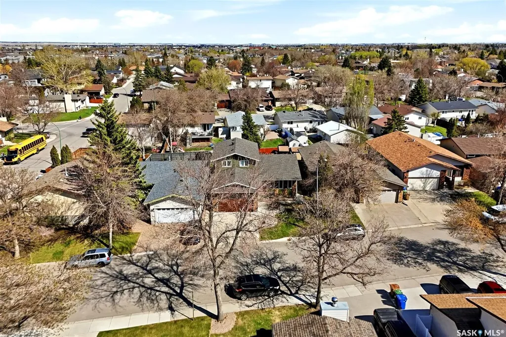 2947 More Crescent E Regina SK S4V 0T6
