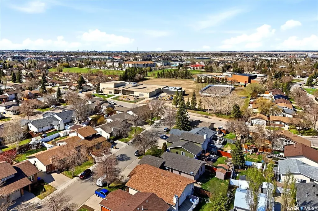 2947 More Crescent E Regina SK S4V 0T6