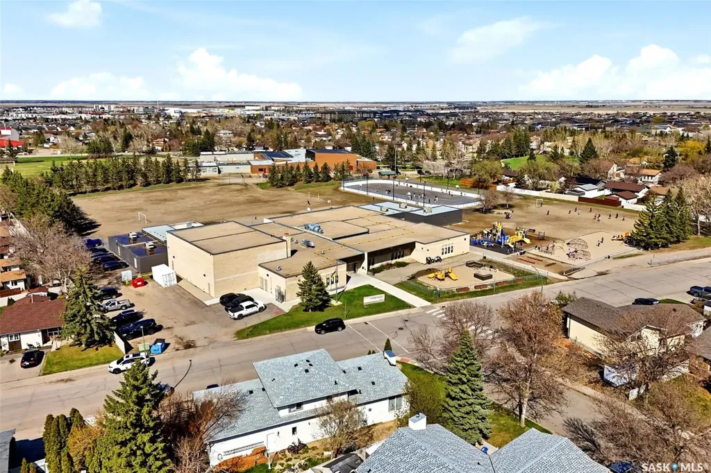 2947 More Crescent E Regina SK S4V 0T6