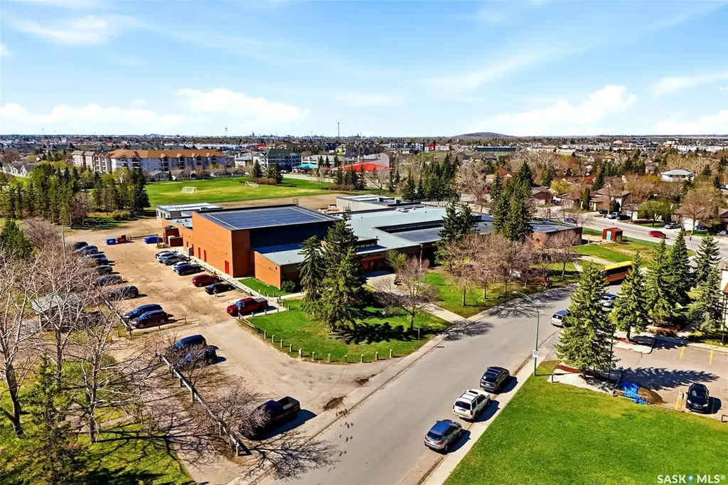 2947 More Crescent E Regina SK S4V 0T6