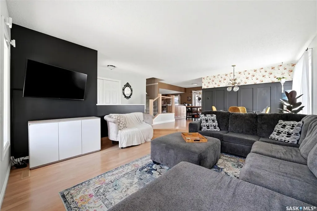 2947 More Crescent E Regina SK S4V 0T6