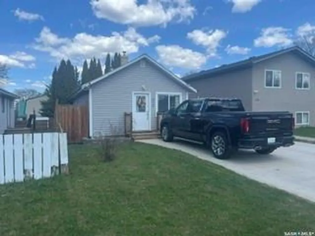 572 21st Street E Prince Albert SK S6V 1M4