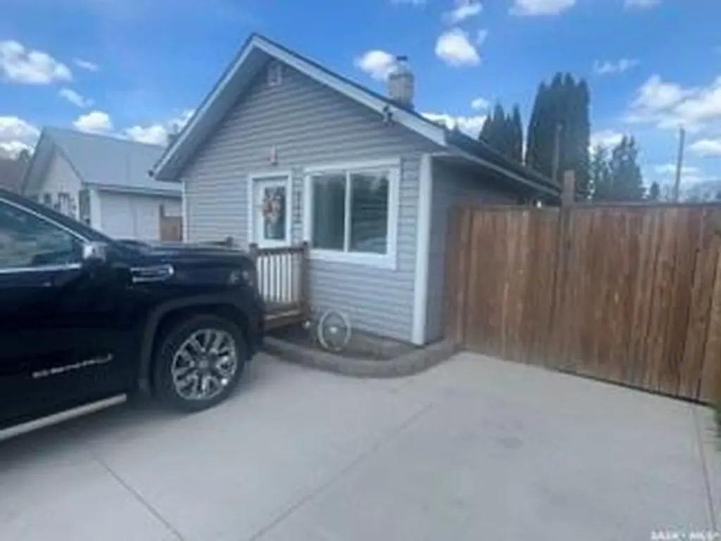 572 21st Street E Prince Albert SK S6V 1M4