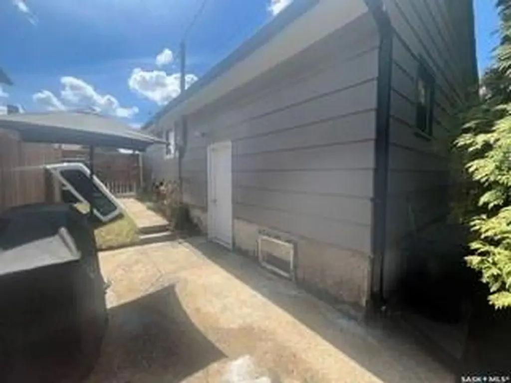 572 21st Street E Prince Albert SK S6V 1M4