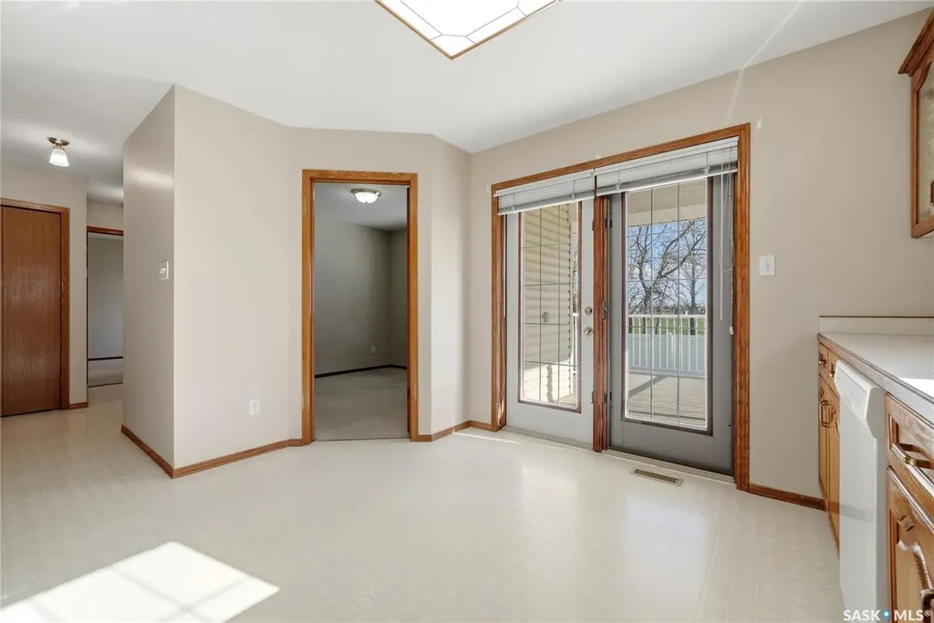 3706 Queens Gate Regina SK S4S 7J1