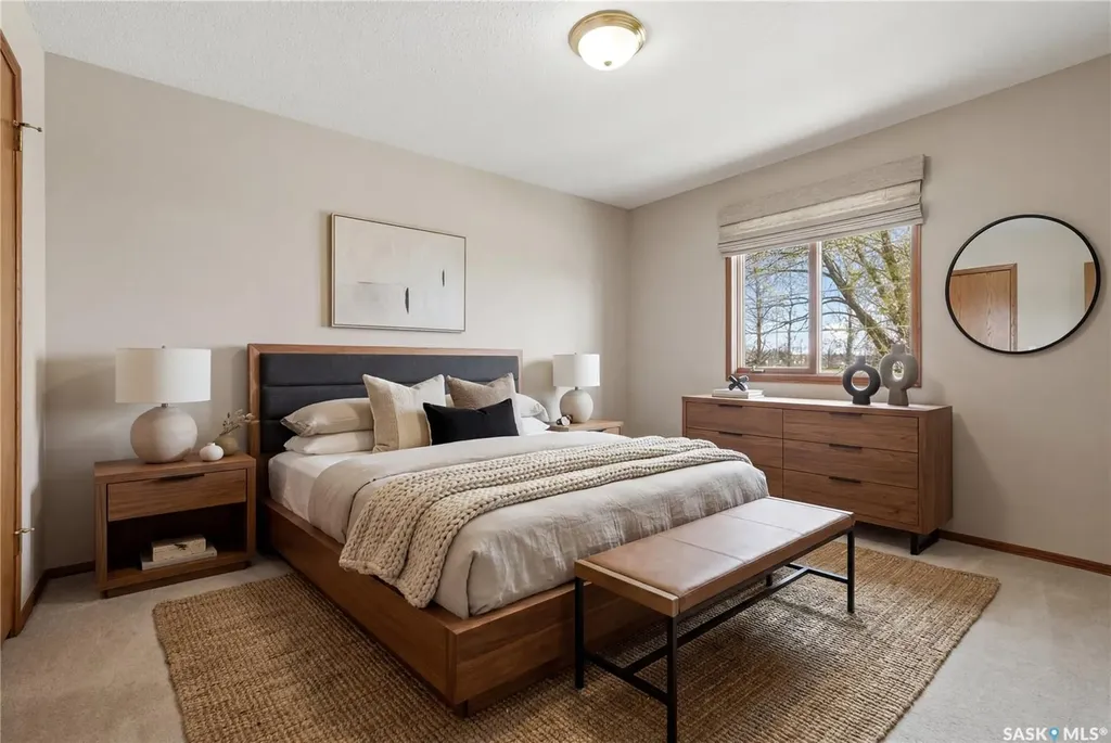 3706 Queens Gate Regina SK S4S 7J1