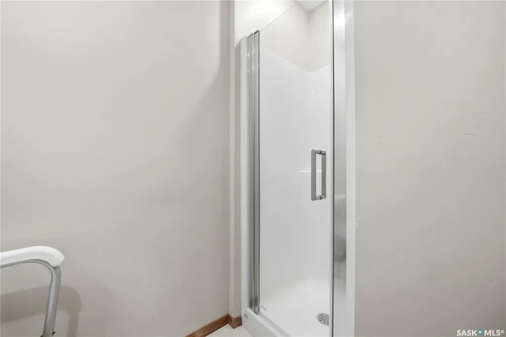 3706 Queens Gate Regina SK S4S 7J1
