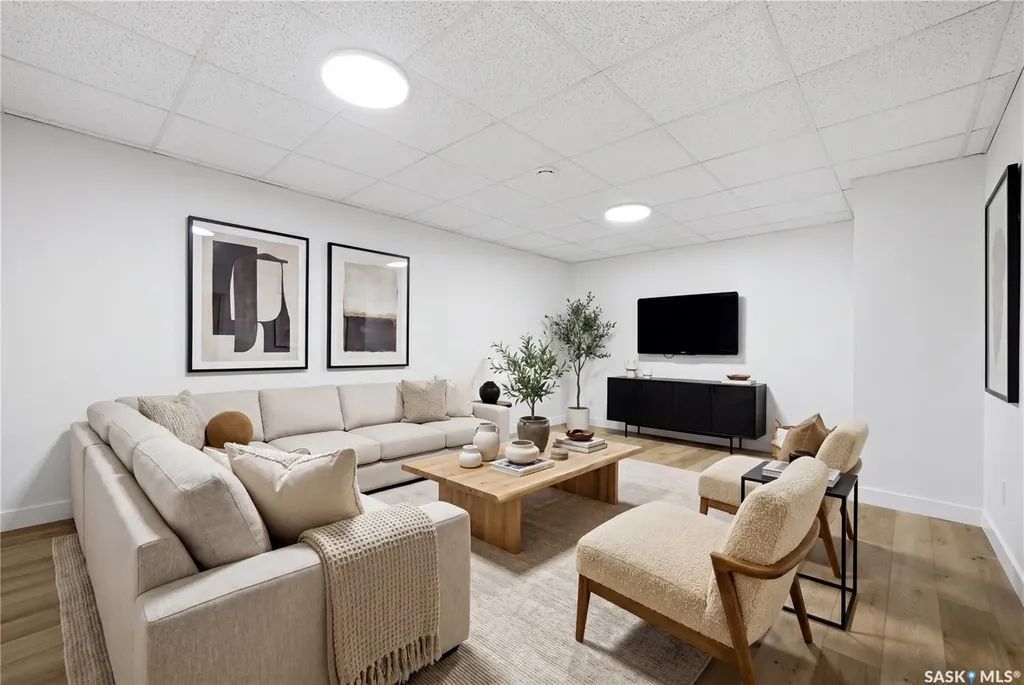 3706 Queens Gate Regina SK S4S 7J1