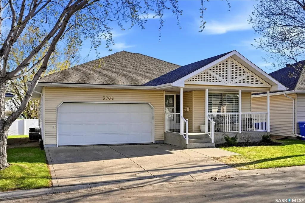 3706 Queens Gate Regina SK S4S 7J1
