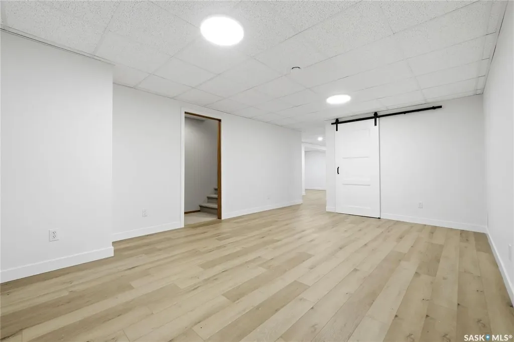 3706 Queens Gate Regina SK S4S 7J1