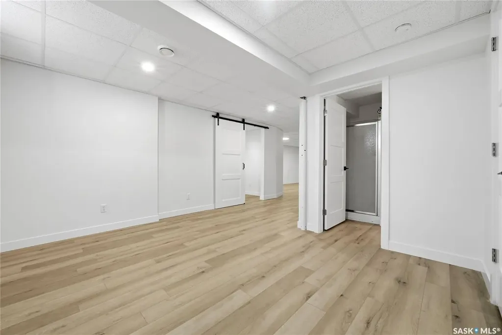 3706 Queens Gate Regina SK S4S 7J1