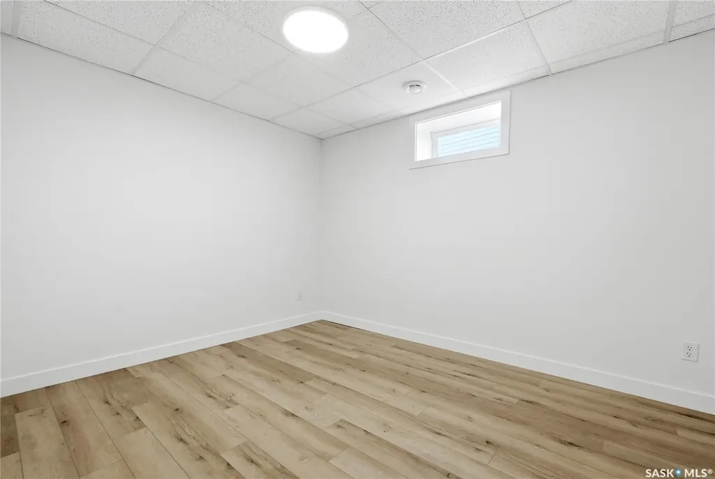 3706 Queens Gate Regina SK S4S 7J1