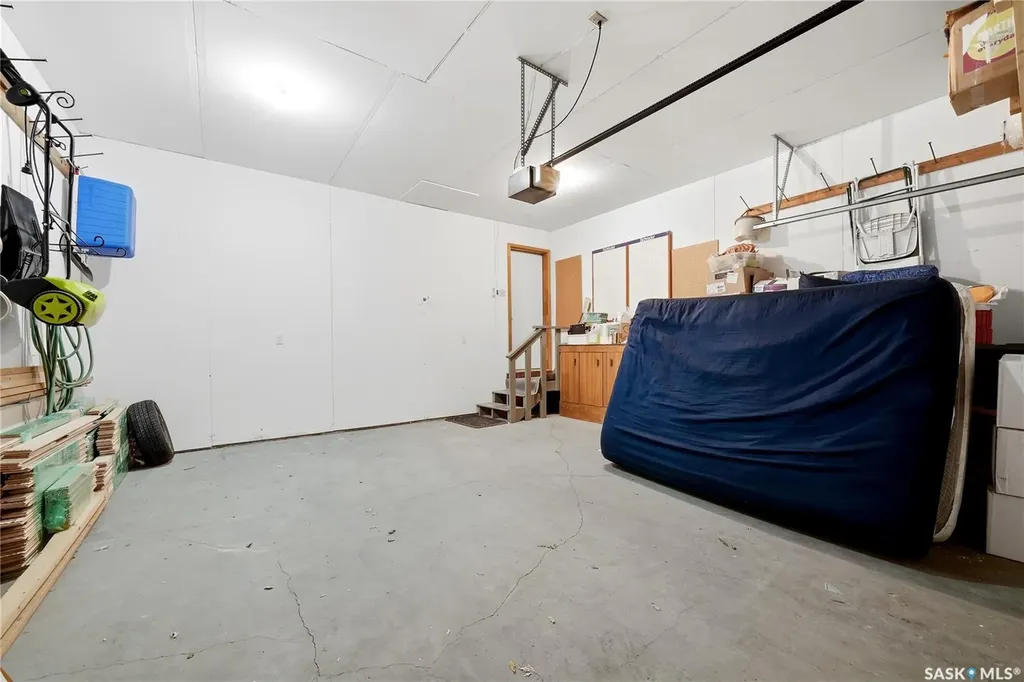 3706 Queens Gate Regina SK S4S 7J1