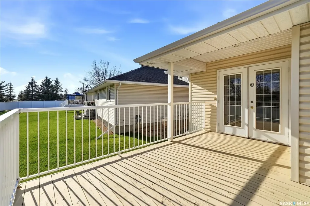 3706 Queens Gate Regina SK S4S 7J1