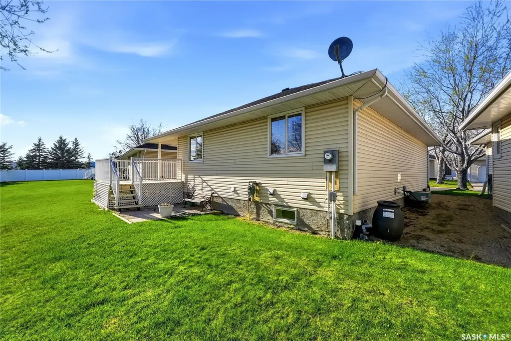 3706 Queens Gate Regina SK S4S 7J1