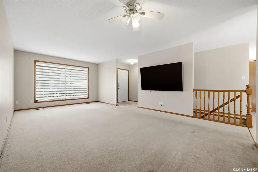 3706 Queens Gate Regina SK S4S 7J1