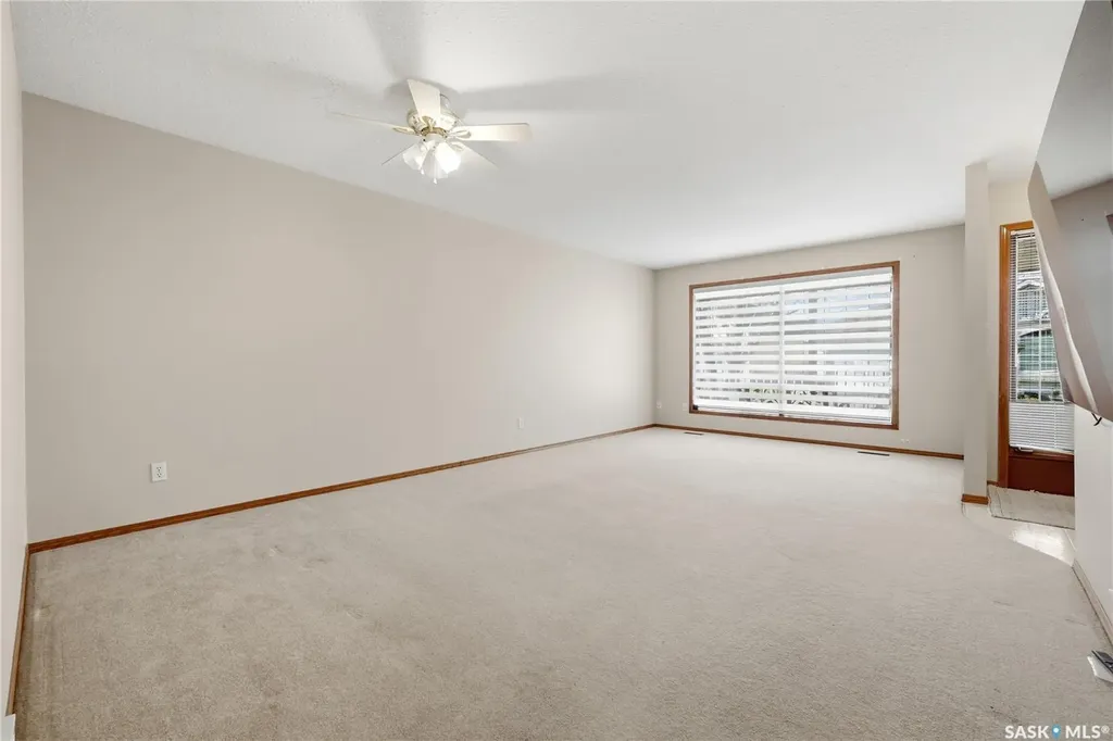 3706 Queens Gate Regina SK S4S 7J1